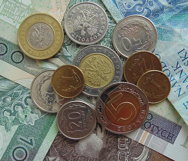 Nowe regulacje dla dorabiających. Od grudnia zmieniają się limity-22083