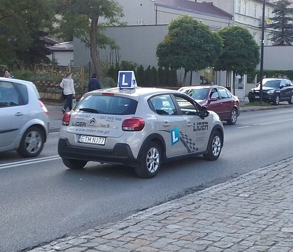 17-latkowie dostaną „prawko”. Nowe przepisy stawiają twarde warunki-22673