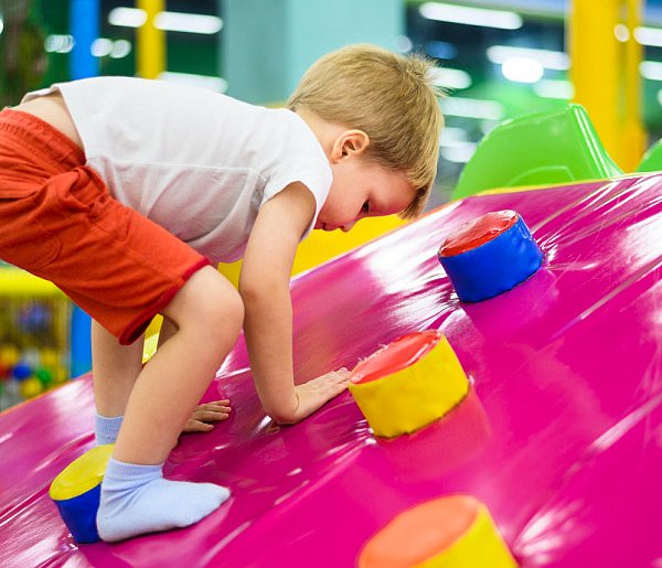 Zostawiasz dziecko w sali zabaw? Urząd wykrył poważne uchybienia-22846