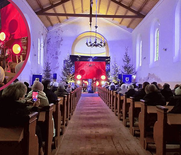 PIĘKNY KONCERT kolęd w klimatycznym zabytku w Ugoszczy