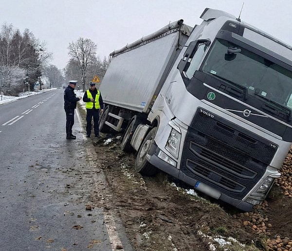 Spokojny tydzień. Ziemniaki w rowie i ZERO pijanych kierowców