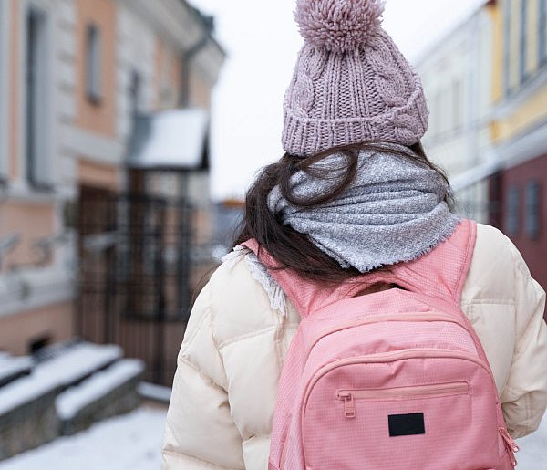 Paraliż w szkołach przez siarczysty mróz. Uczniowie przechodzą na zdalne