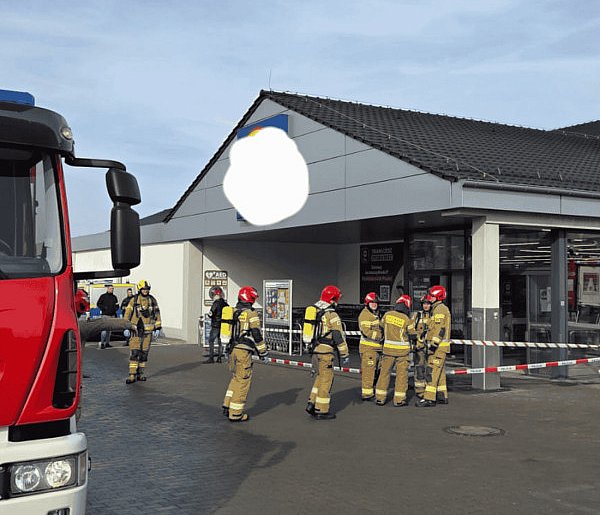 AWANTURA w markecie. Znana jest przyczyna rozpylenia gazu w Lidlu