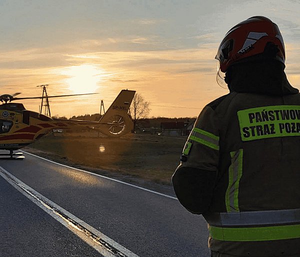 Wypadek w Rokicinach. Auto zderzyło się ze skuterem, lądował śmigłowiec LPR