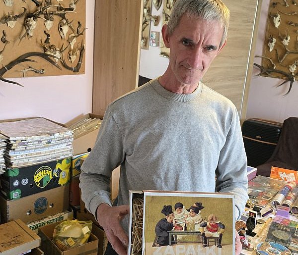 Mężczyzna z ZAPAŁKAMI. NIEZWYKŁA KOLEKCJA Wiesława Mierzejewskiego