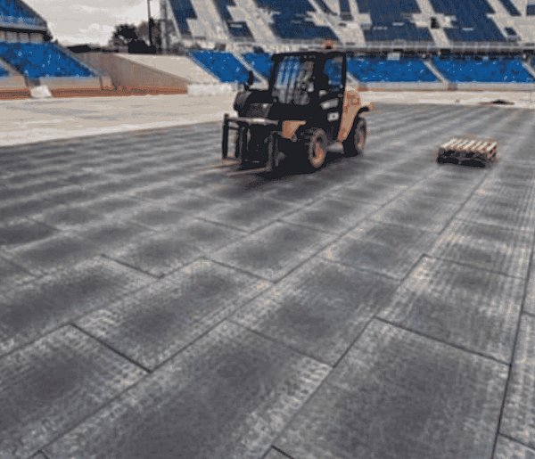 Dni Bytowa na stadionie. Murawę mają chronić specjalne maty za ponad 100 tys. zł