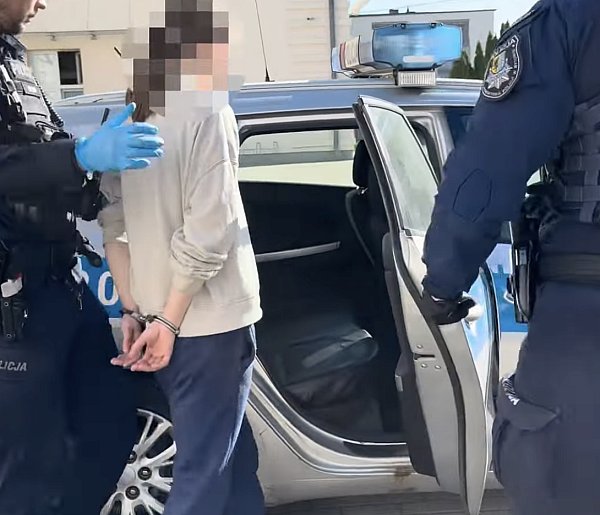 NAPASTNICZKA zgłosiła się na policję. ZARZUTY po ataku na 12-latka [FILM]