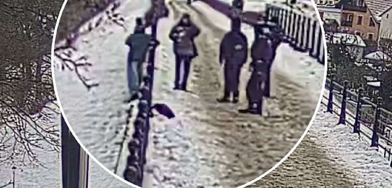 Spokojna rozmowa uratowała życie. 20-latka zeszła z mostu w Bytowie [VIDEO]