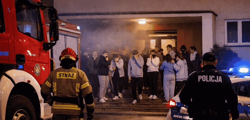 ZAGROŻENIE w internacie bytowskiego liceum. Ewakuowano 57 osób