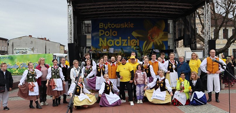 Bytów znów zagrał dla hospicjum. Tłumy na Polach Nadziei [FOTO]