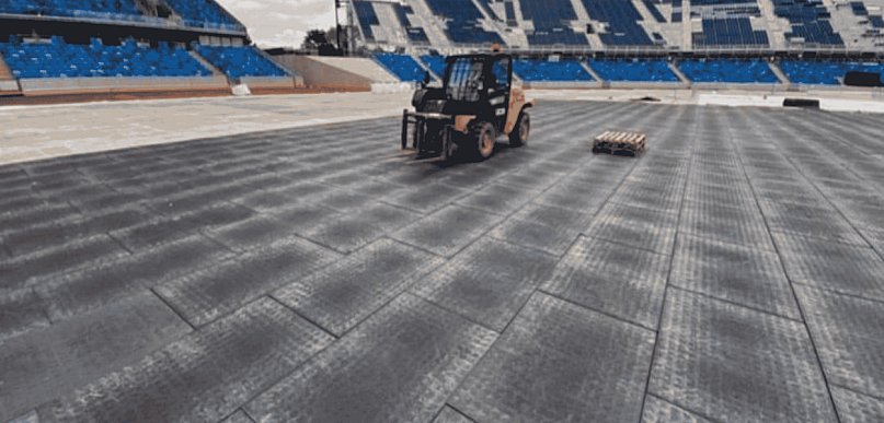 Dni Bytowa na stadionie. Murawę mają chronić specjalne maty za ponad 100 tys. zł