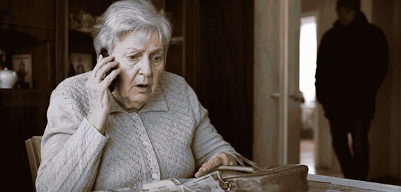 Seniorka straciła 78 tysięcy złotych. Oszuści zadzwonili „na wypadek”