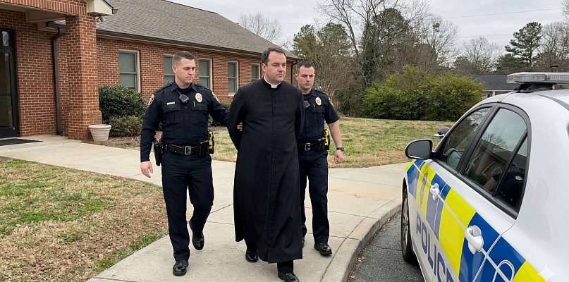 Były wikariusz z parafii w Ugoszczy ARESZTOWANY. Oskarżają o przestępstwa - 22453