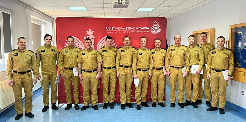 Deszcz awansów i nagród u strażaków. Kto pnie się w górę?