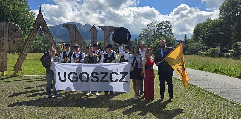 Kaszubi dotarli pod Giewont! Wielka flaga na Krokwi i przemarsz przez Krupówki