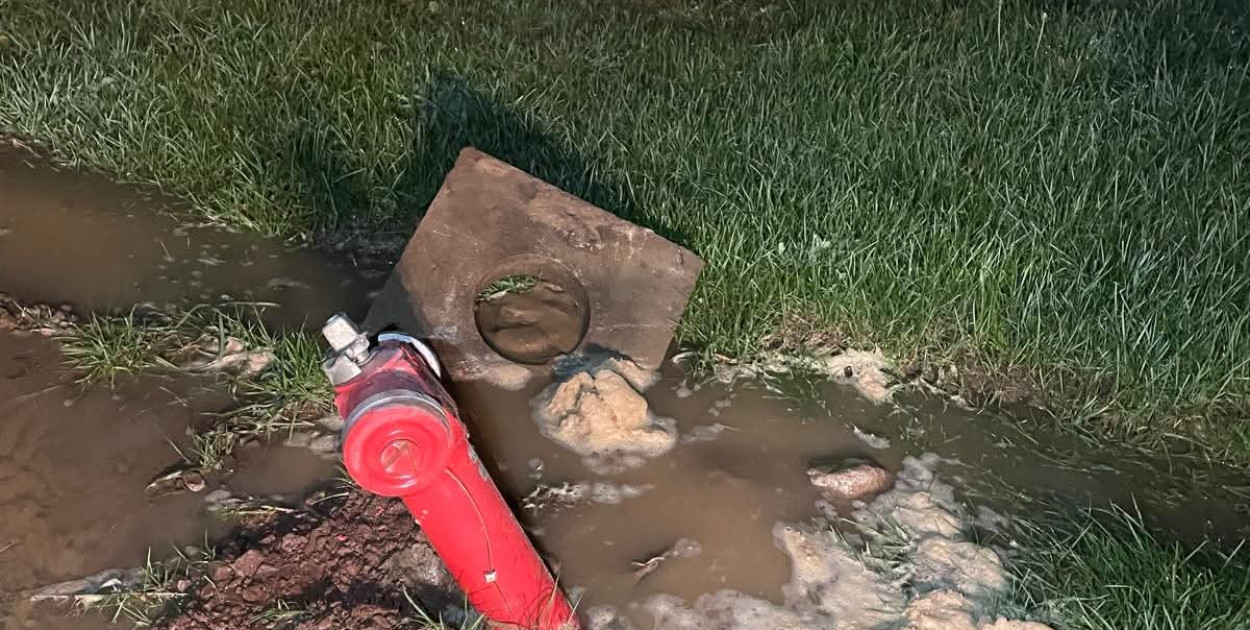 Uszkodzony hydrant w Rabacinie