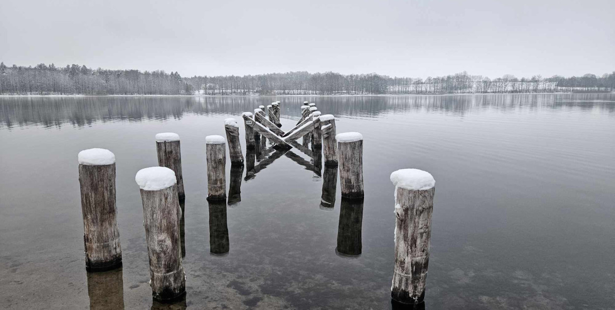 Na nowy pomost nad jeziorem Jeleń trzeba będzie poczekać prawdopodobnie do 2027 roku