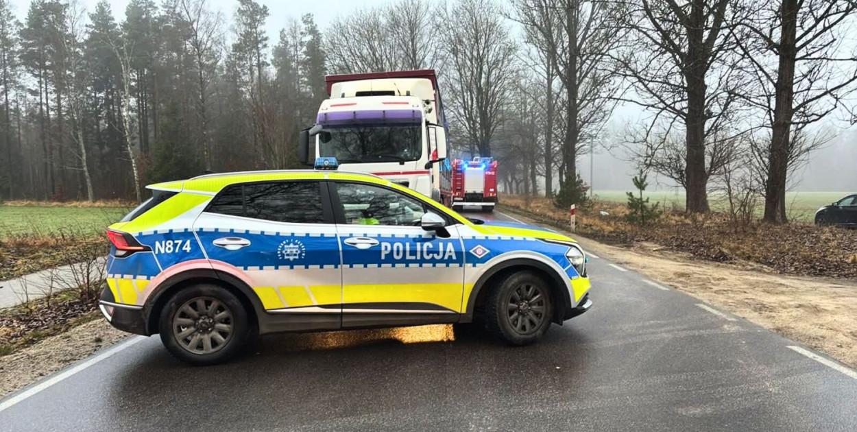 W sobotni poranek po świętach na drodze wojewódzkiej nr 212 doszło do śmiertelnego potrącenia mężczyzny