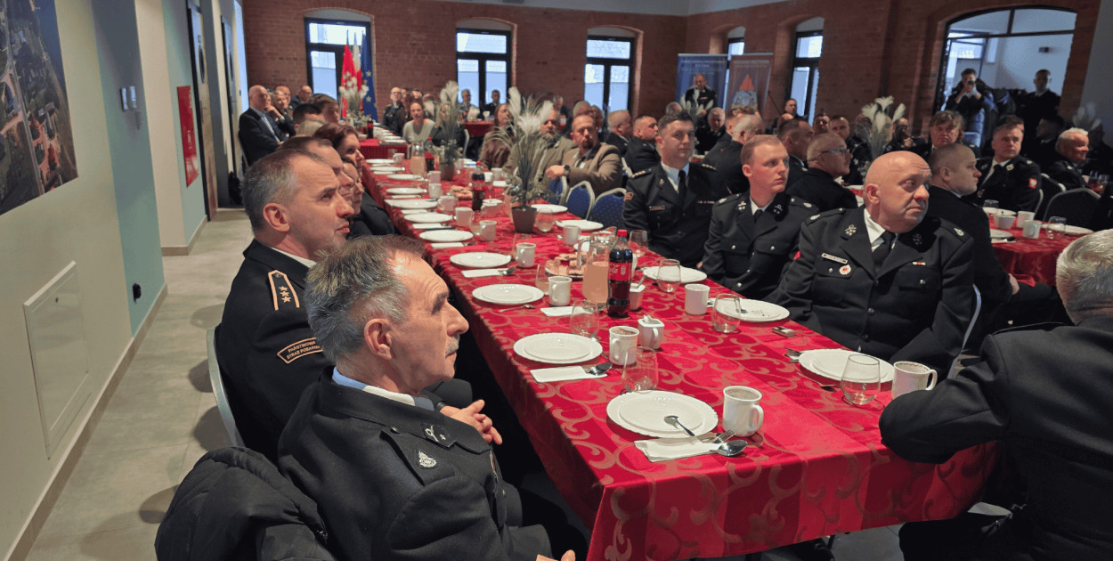 Roczna narada strażaków OSP została zorganizowana w świetlicy w Borzyszkowach