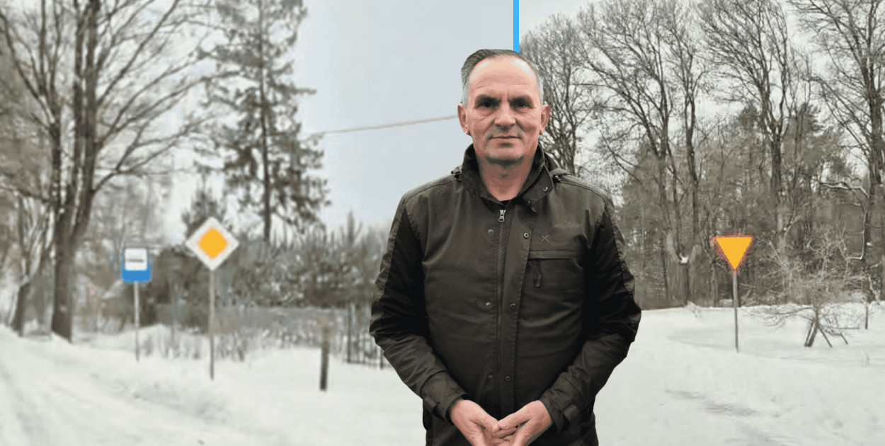 Radny powiatowy Wojciech Duda cieszę się z zamontowania znaków