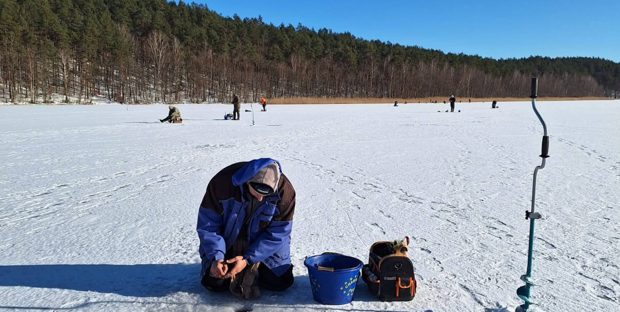 SOLIDNY LÓD i wielki powrót na taflę. Wędkarze rywalizowali na jeziorze Karwno