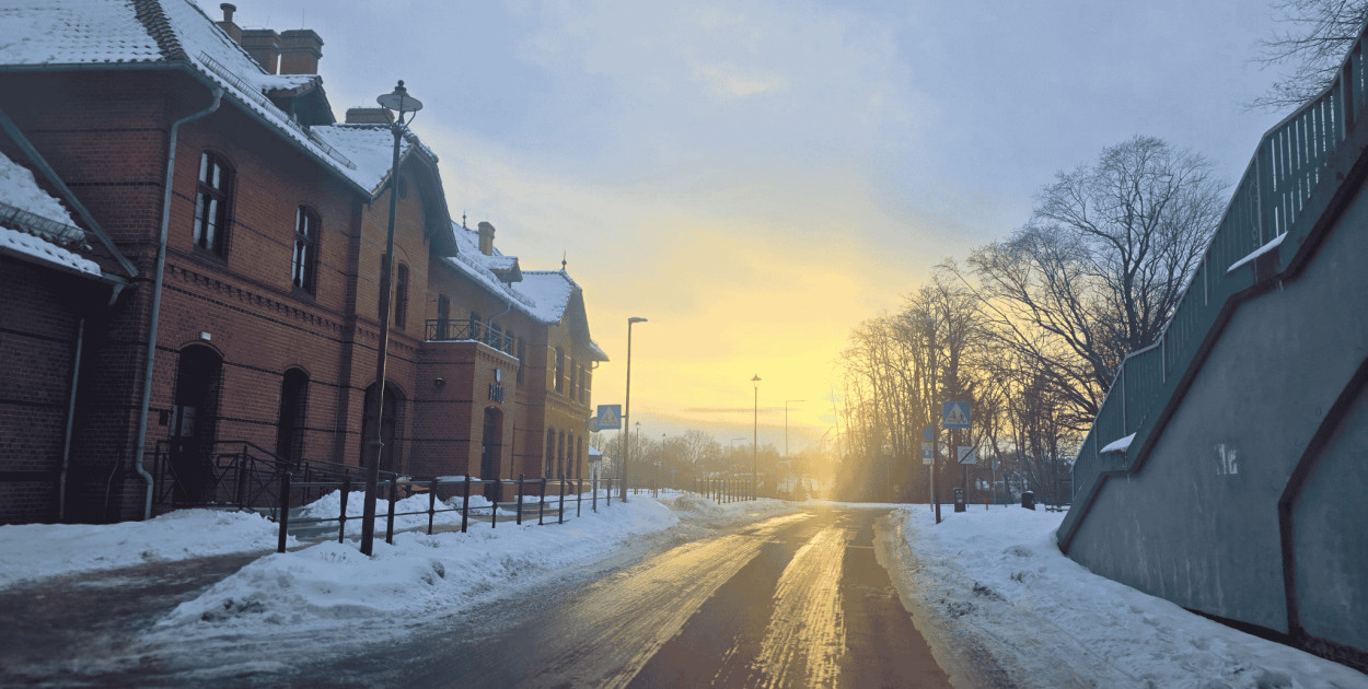 INTERWENCJA. ​Dworzec czynny „zgodnie z umową”, a pasażerowie na mrozie