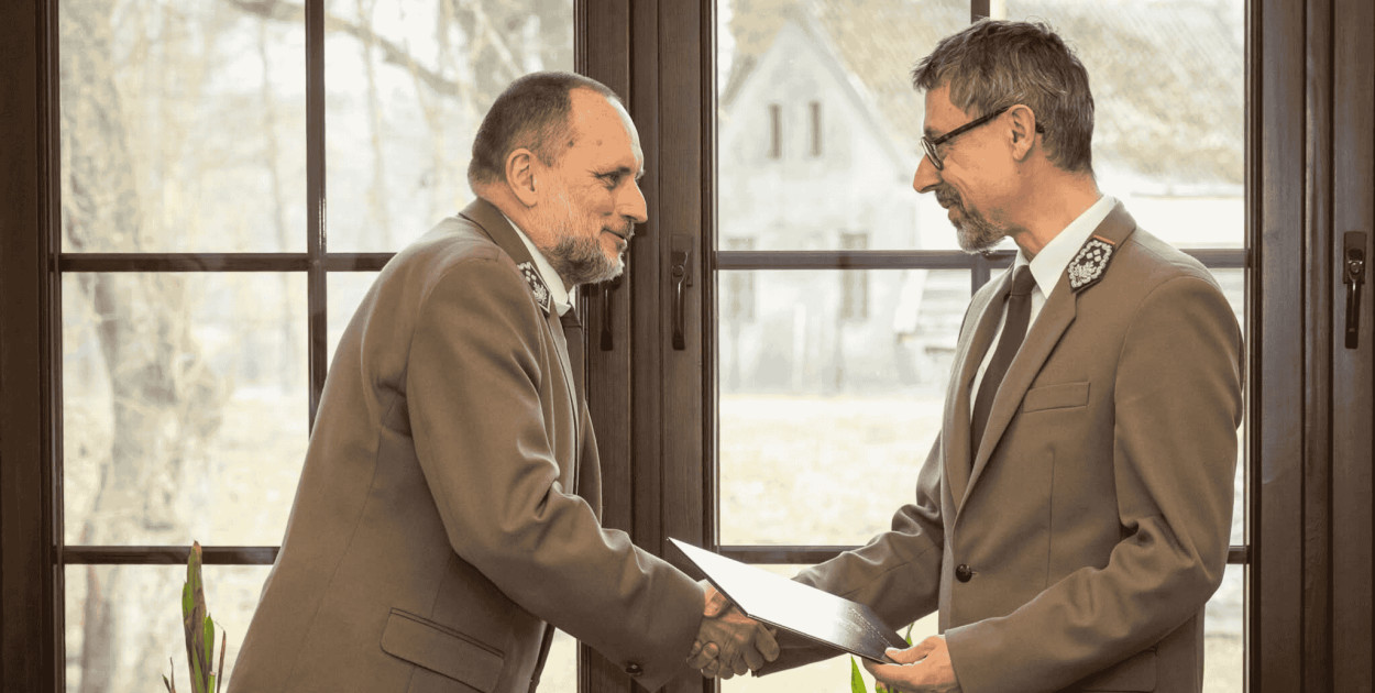 Z dyrektorskiego fotela do lasów młodości. Jarosław Czarnecki nowym nadleśniczym