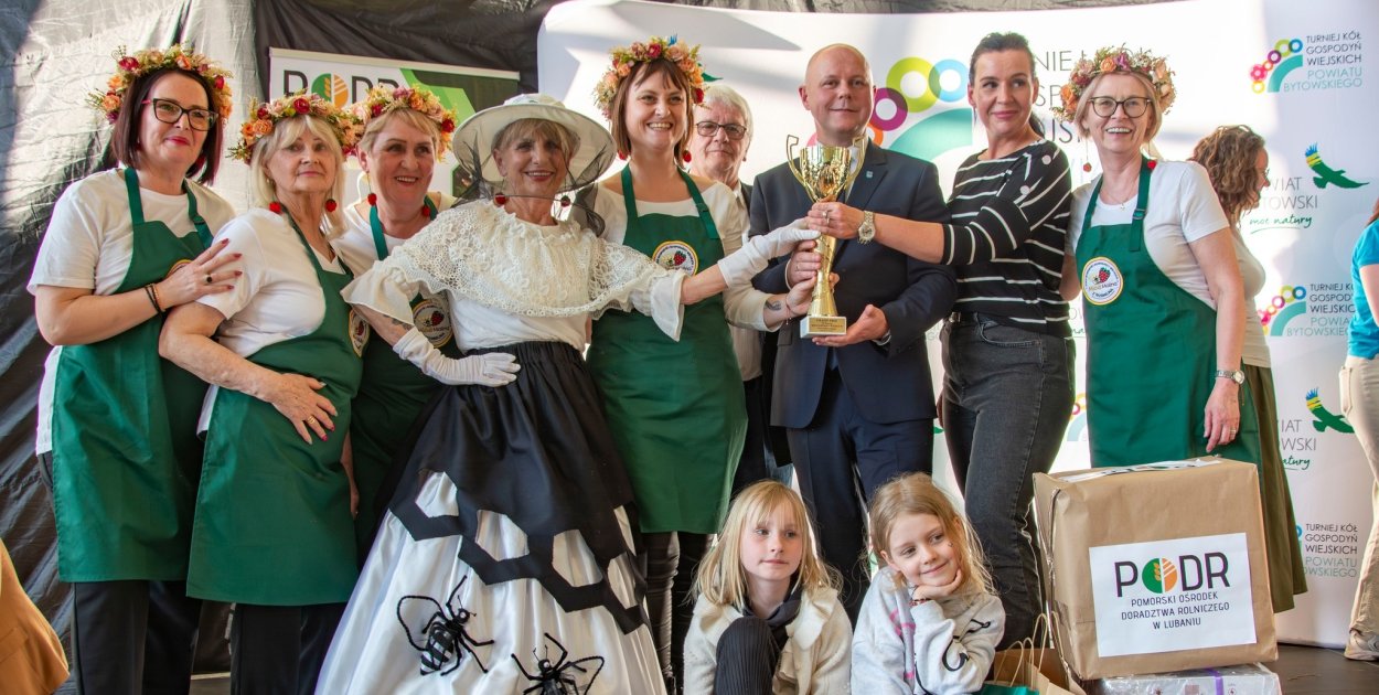Kolorowo, smacznie i z humorem. Turniej KGW w Parchowie pełen emocji [FOTO]