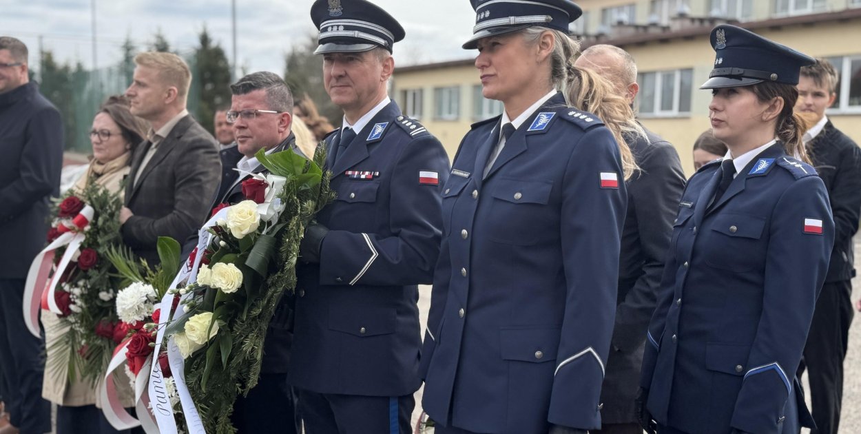 Pamiętali o ofiarach Katynia. Uroczystości w powiecie bytowskim [FOTO]
