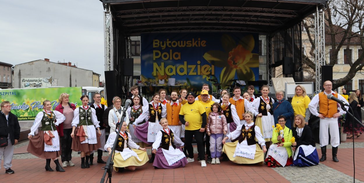 Bytów znów zagrał dla hospicjum. Tłumy na Polach Nadziei [FOTO]